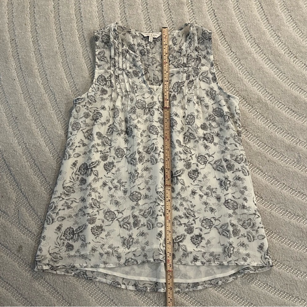 Lucky Brand Floral Boho Black and White Sleeveless V-Neck Blouse - XS - Picture 7 of 8